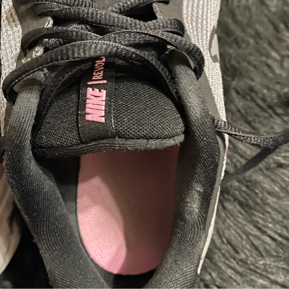 Nike Revolution 5 Running Shoes Women’s size 12 W Pink Black and Gray - Picture 11 of 14
